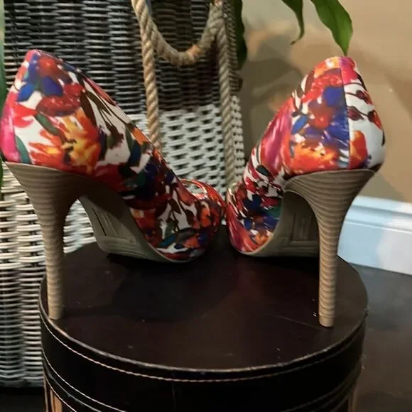 Summer sandals / Size 8W - Picture 6 of 8